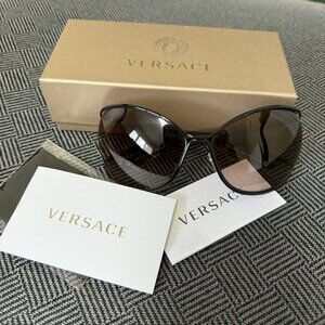 versace ladies sunglasse very classy, excellent condition